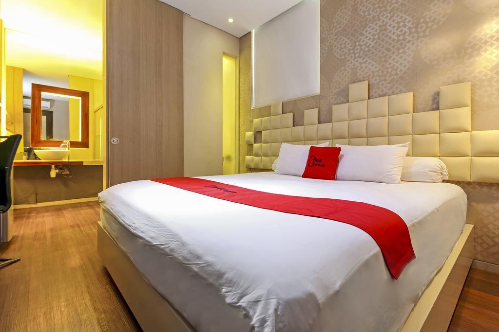 Reddoorz Plus Near Tugu Jogja Yogyakarta Exteriör bild