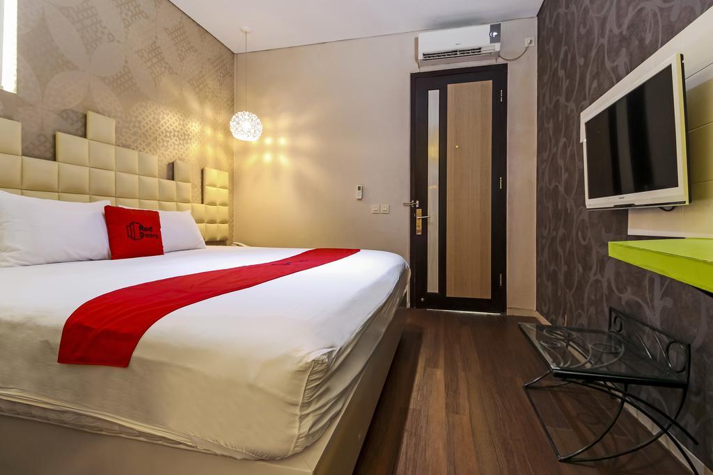 Reddoorz Plus Near Tugu Jogja Yogyakarta Exteriör bild